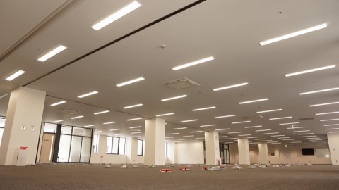 八戸市総合保健センター建設事業強電設備工事の画像