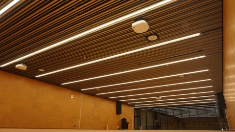 八戸市総合保健センター建設事業強電設備工事の画像