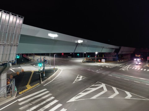 外環状線余戸南跨道橋高架橋架設工事の画像