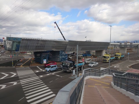 外環状線余戸南跨道橋高架橋架設工事の画像