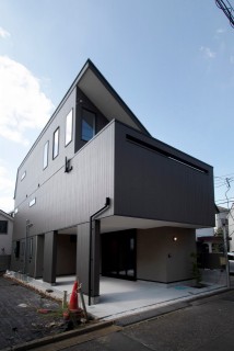 世田谷区弦巻の戸建住宅の画像