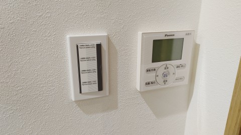 千葉県某所 業務用エアコンのフェイス・リモコン取り付けの画像