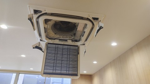 千葉県某所 業務用エアコンのフェイス・リモコン取り付けの画像