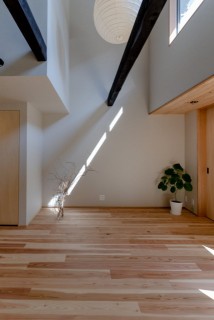 世代を越えて住み継ぐ、 光と風を感じる住まいの画像