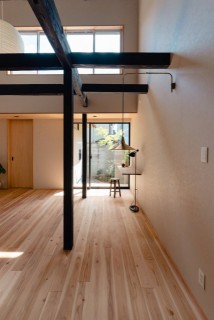 世代を越えて住み継ぐ、 光と風を感じる住まいの画像