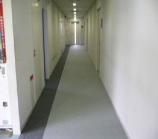 某オフィス廊下　床仕上げ工事様の画像