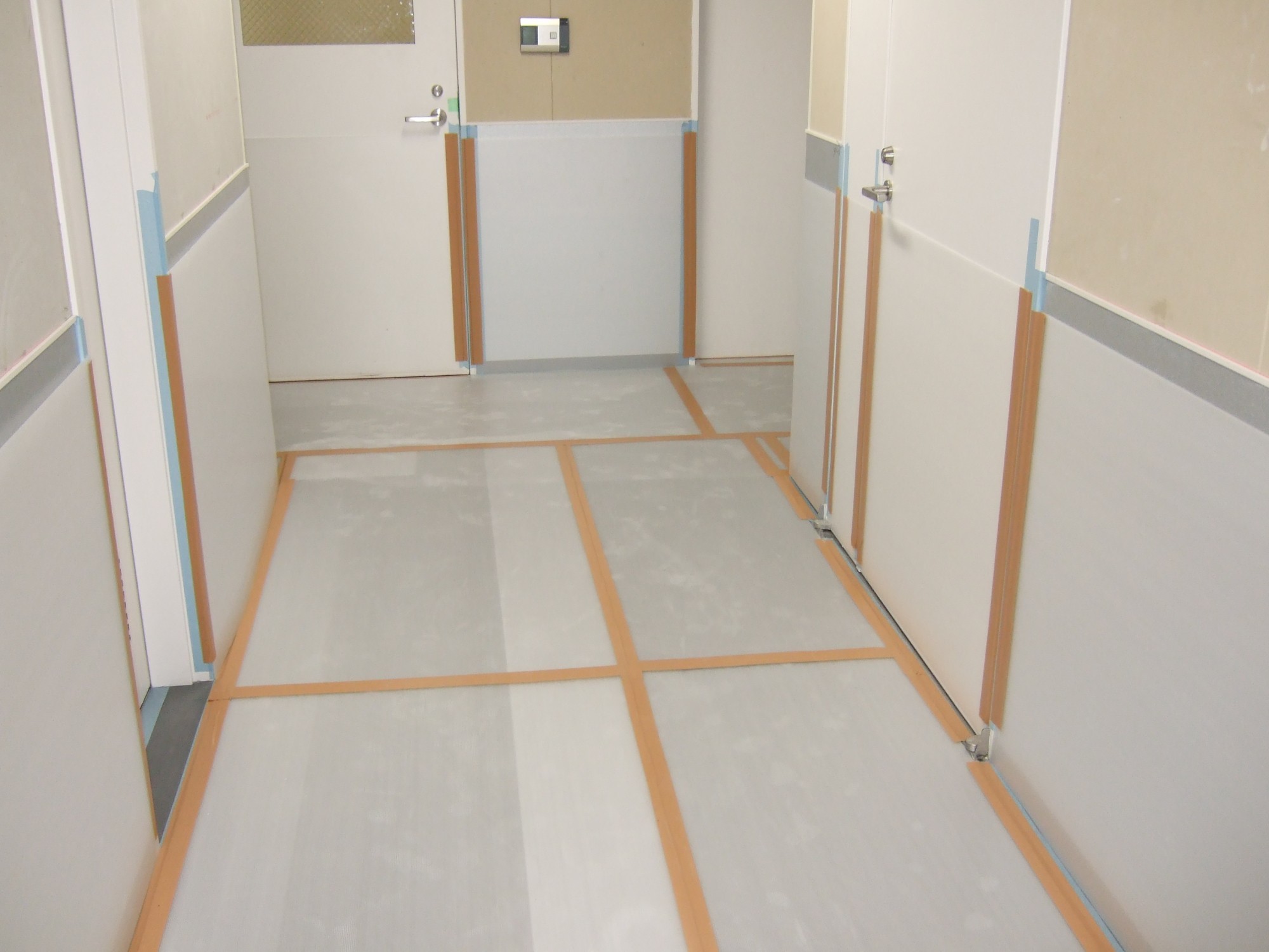 ビル内廊下様の画像