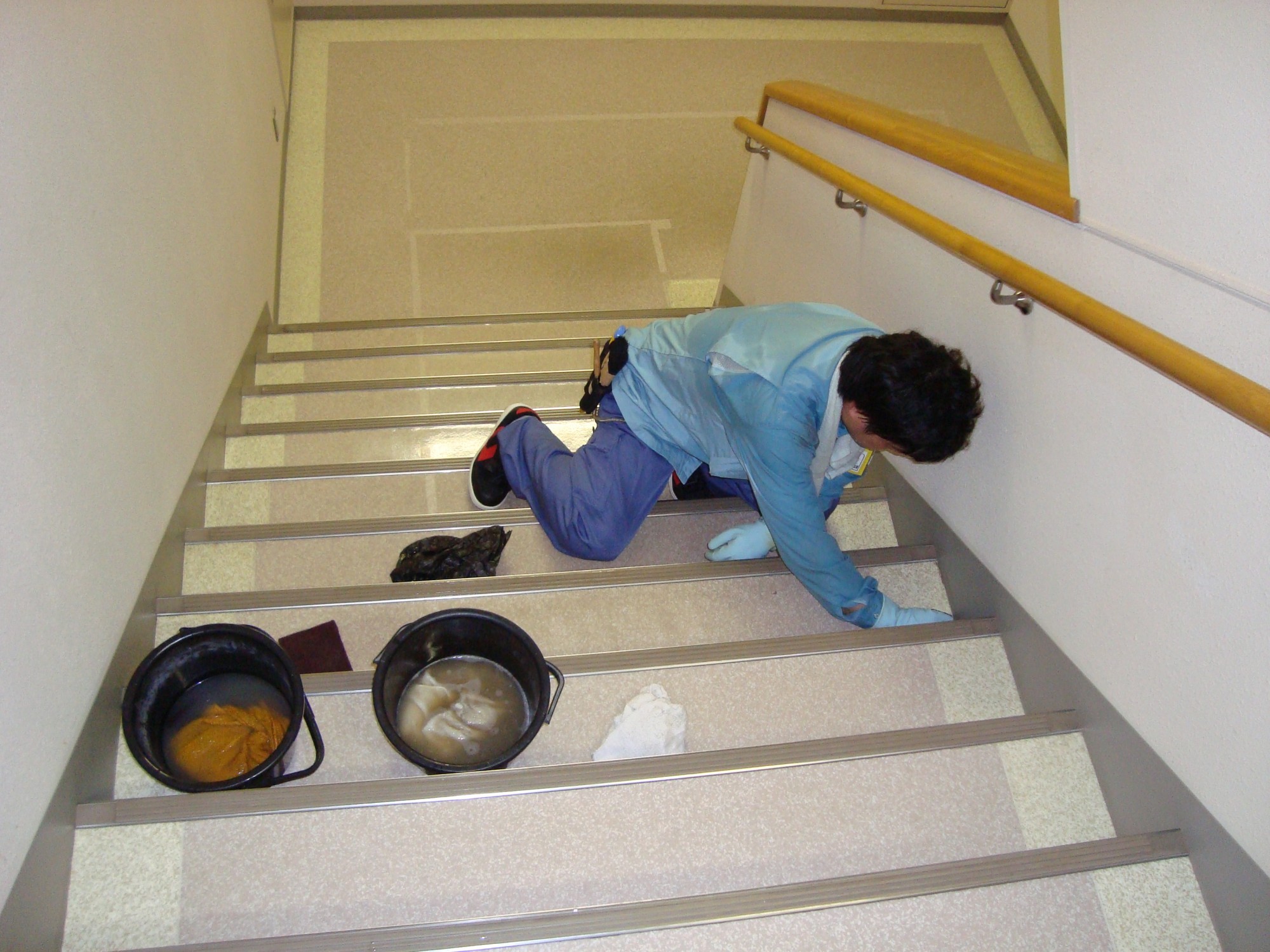 ビル内階段様の画像