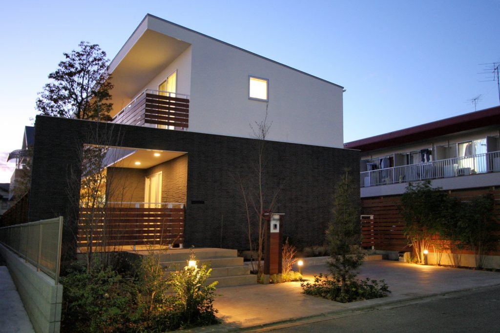 都会と自然が調和した、バルコニーが心地よい家様の画像