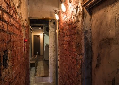 モルタル造形による煉瓦の洞窟様の画像